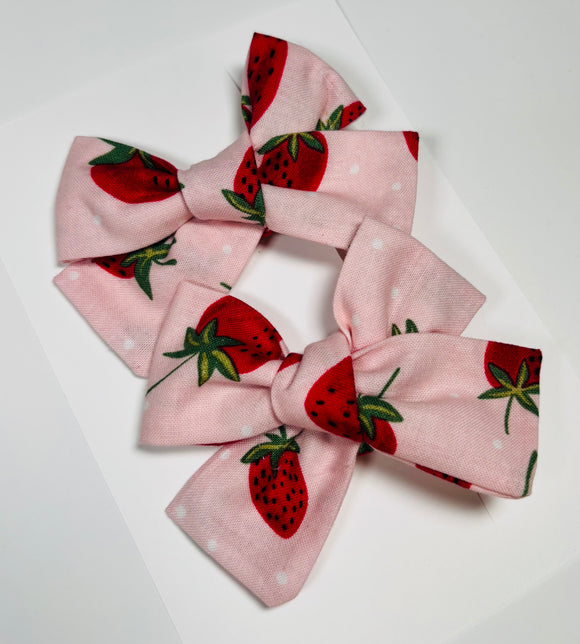 Strawberry  - Set of 2 Clips bow