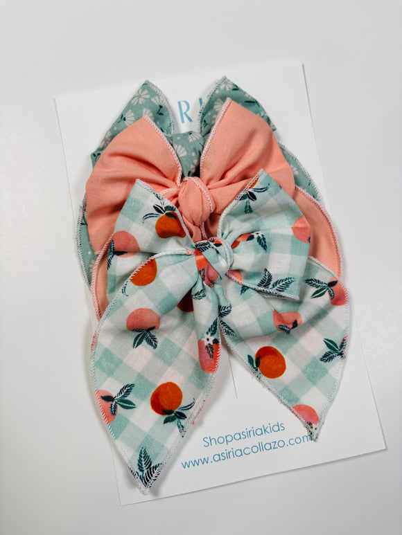 Naranjas + Coral + daisies  - 3 clip big bow