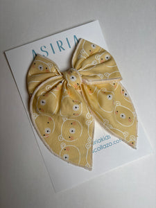 Yellow Bear -Single Clip Serge Bow
