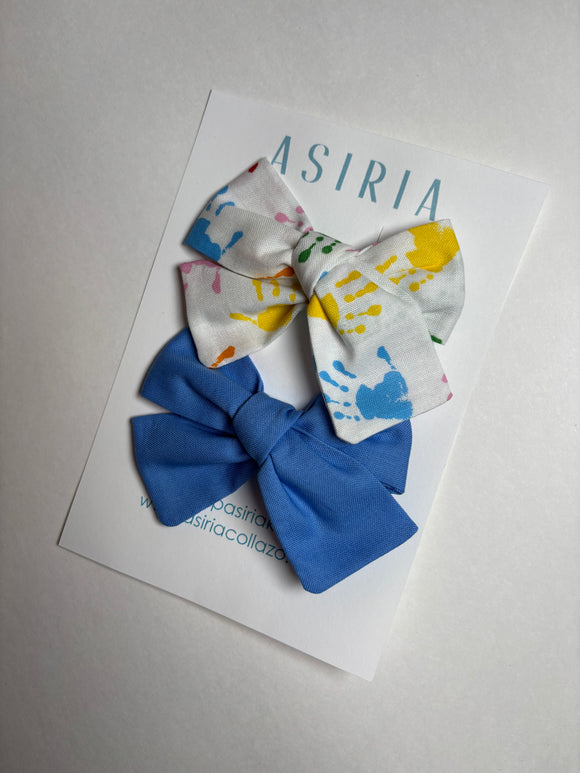 Handprint + blue - Set of 2 Clips bow