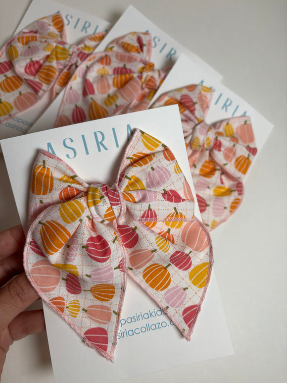 Pink Pumpkin-Single Clip Serge Bow