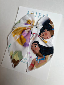 Princesas -Single Clip Serge Bow
