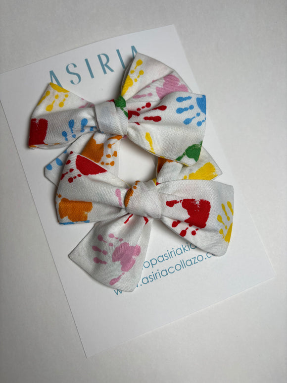 HandPrints   - Set of 2 Clips bow