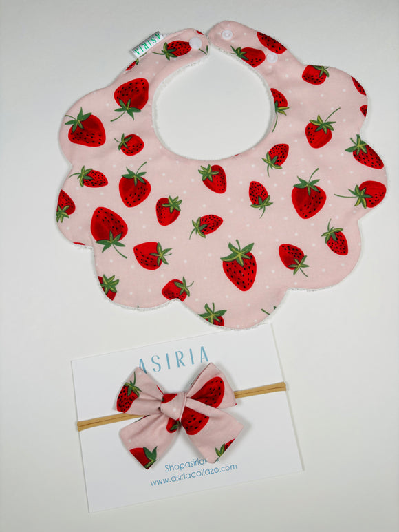 Strawberry bib + Bow