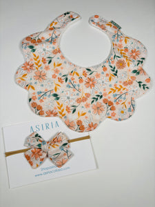 Coral flower bib + Bow