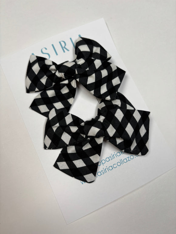 Black and White - Set of 2 Clips bow