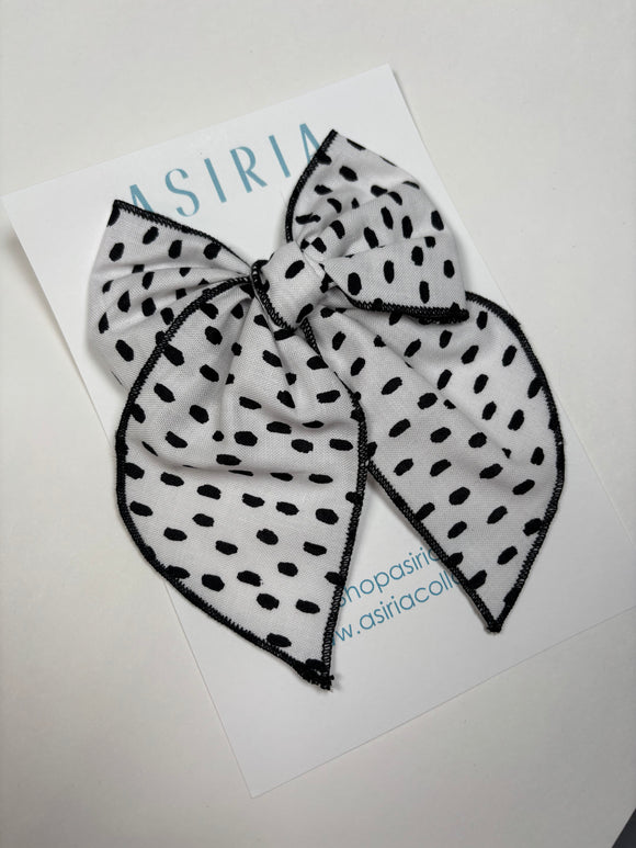 Black Drops -Single Clip Serge Bow